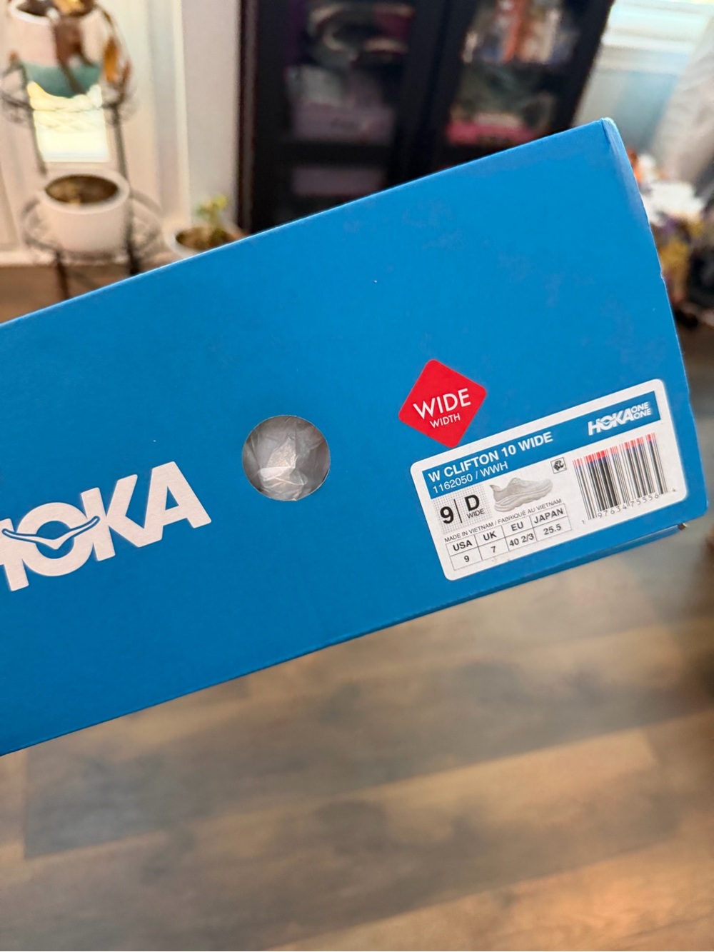 Hoka Women’s All-White Athletic Trainer - Picture 4 of 5